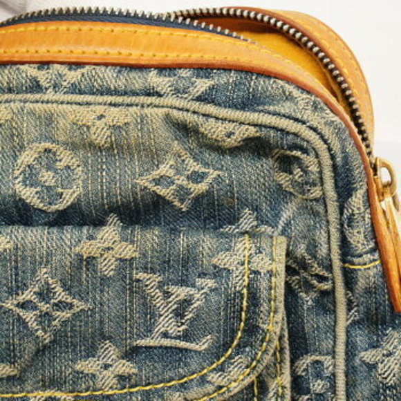 Louis Vuitton Monogram Denim Camera Bag - Picture 6 of 13